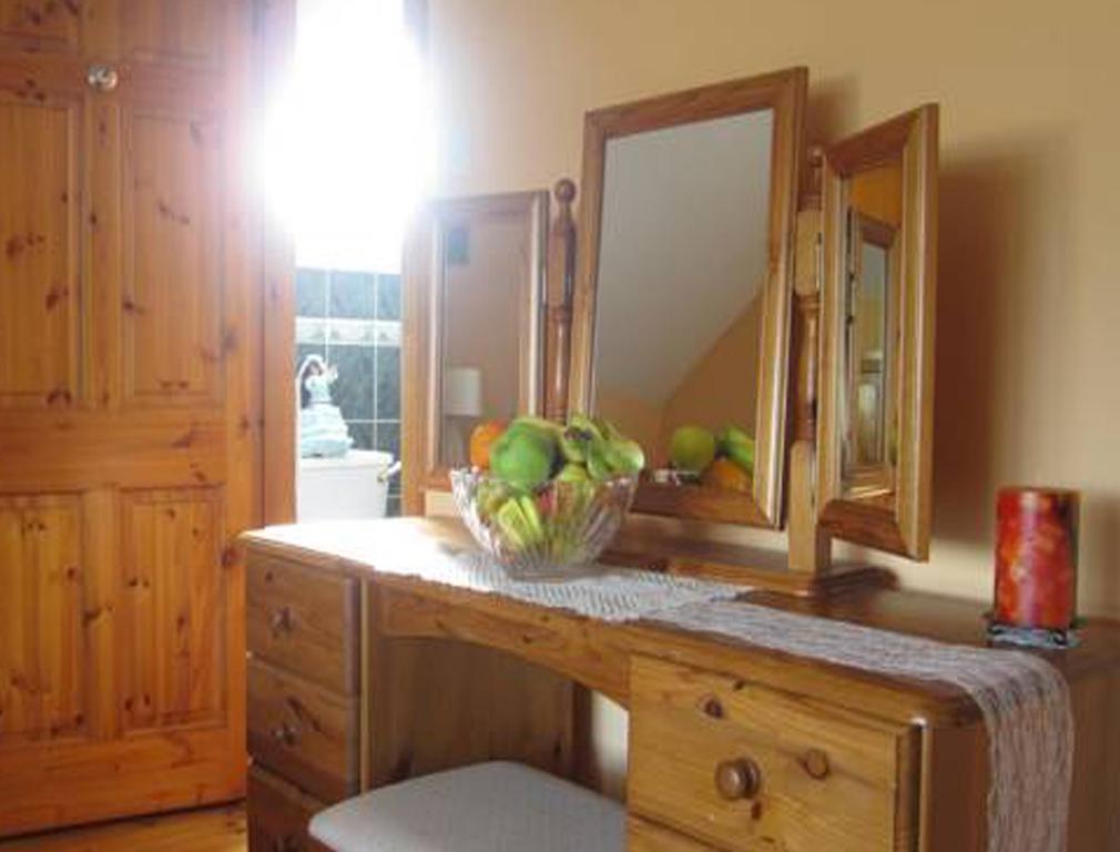 Derghaven B&B, Hostel & Self Catering Scarriff  Exterior photo